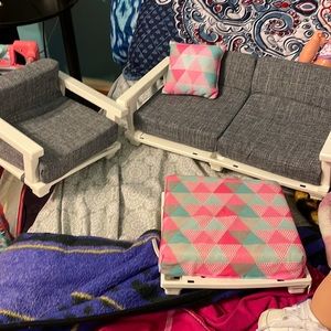 This is a set for American girl dolls or my life dolls.